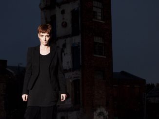 LONELADY - announces autumn tour / listen to new single 'Silverings'