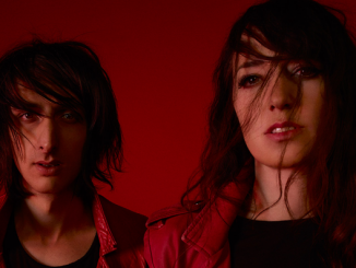 CAT'S EYES gatecrash Buckingham Palace & perform "WE'LL BE WAITING"