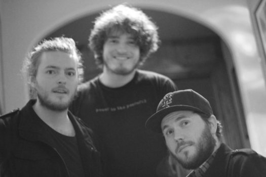 XS NOIZE – Unsigned Showcase #18 - Three Underneath 