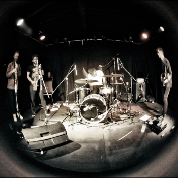 NEAR TO HEAR // Robocobra Quartet 