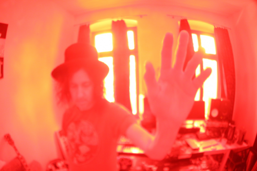 GORDON RAPHAEL drops new track 'Savage' - Listen Now! 