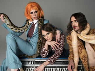 UNI - Premiere Video For "What's The Problem"