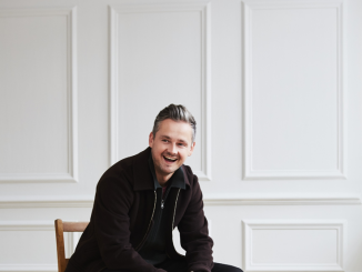 TOM CHAPLIN - Announces Christmas Album ‘Twelve Tales of Christmas’ Out November 2
