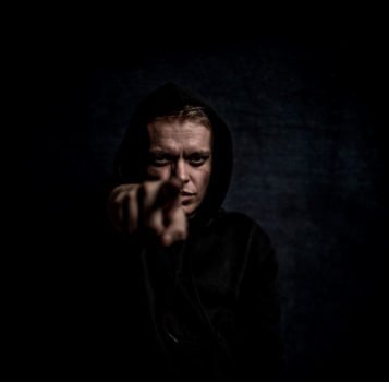 PREMIERE: Giant - ‘Glitch’ - Watch Now 