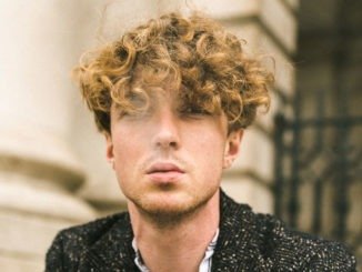 DAVID KEENAN reveals his new single 'Altar Wine' - Watch Video