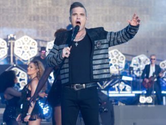 ROBBIE WILLIAMS wants to headline Glastonbury festival