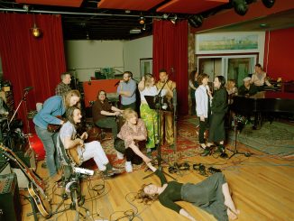 U.S. GIRLS announces new album 'HEAVY LIGHT'; hear first single 'OVERTIME' 2