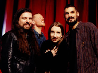 DRY CLEANING announce debut album 'New Long Leg' & share new single 'Strong Feelings' 1