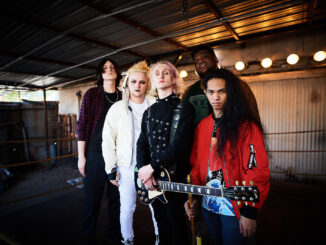 TRACK PREMIERE: Love Ghost - Pink Car