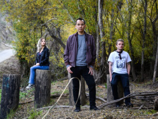 TRACK PREMIERE: Hunters Chorus - The Deal