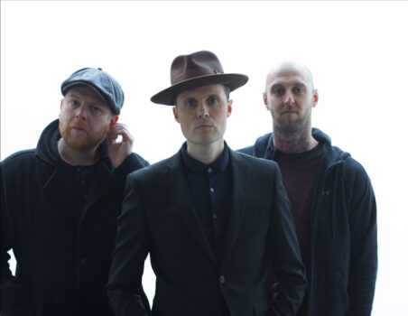 THE FRATELLIS release new single 'Half Drunk Under A Full Moon' - Listen Now! 1