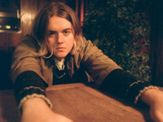 OSCAR LANG shares his new single 'Stuck' & announces his debut album 'Chew The Scenery' 2