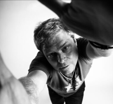 CURSE OF LONO announce brand new LP ‘People In Cars’ & share lead single ‘Let Your Love Rain Down On Me’ 