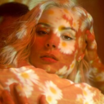 NINA NESBITT shares video for new single ‘Summer Fling’ - Watch Now! 