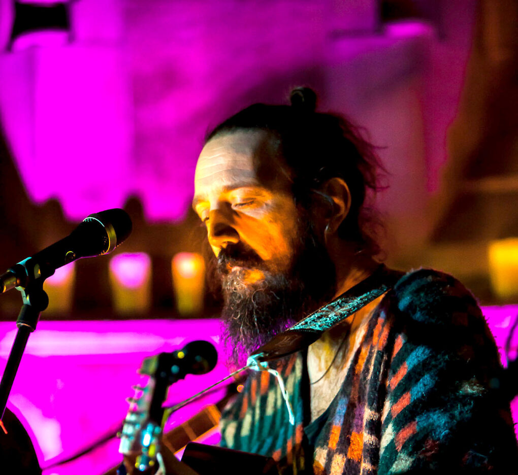 VIDEO PREMIERE: Moondusty - Moondusty #1